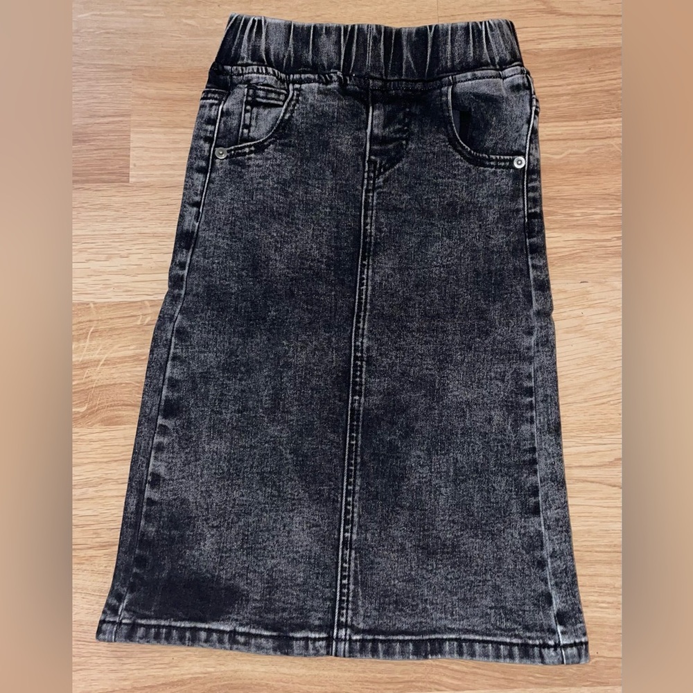 Little girls black acid wash denim skirt
